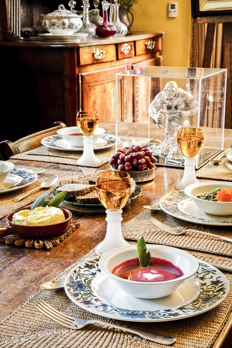 Lee Millers´ Dining Table with King Kong